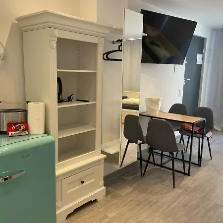 Beutelsbacherstr. 12 B *